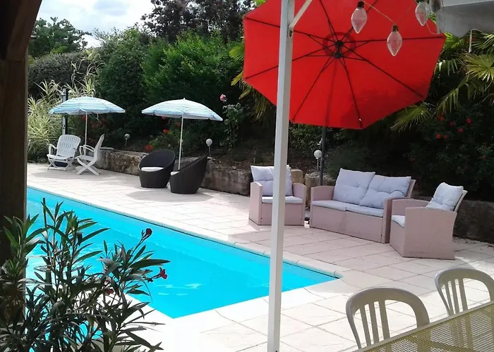 Проживание в семье Le Tivoli *