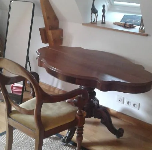 Проживание в семье Le Tivoli Монтиньяк